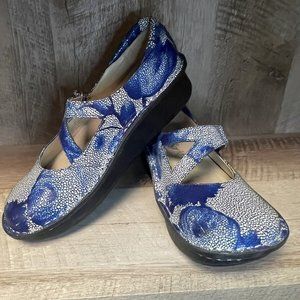 Alegria Dayna Blue Bouquet Floral Clogs Size EU37/U.S. 7 Women Professional $119